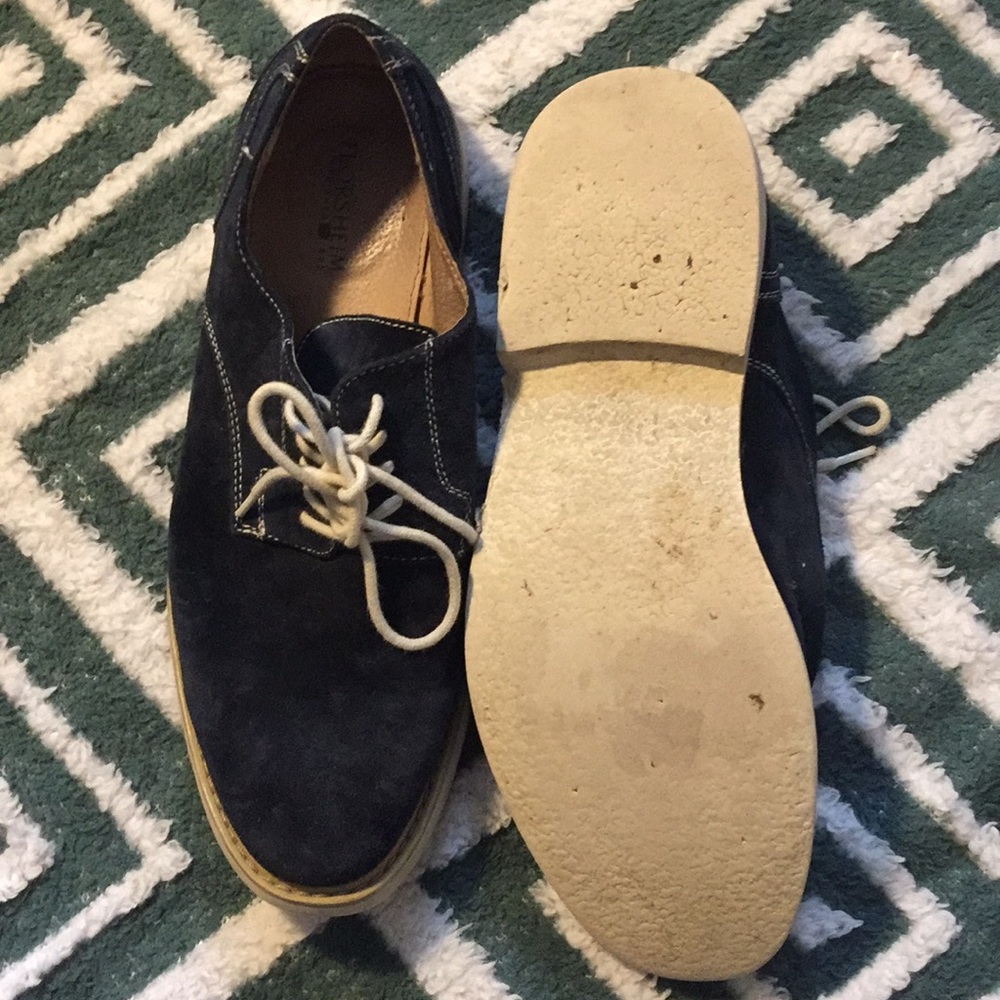 Men’s blue suede dress shoes